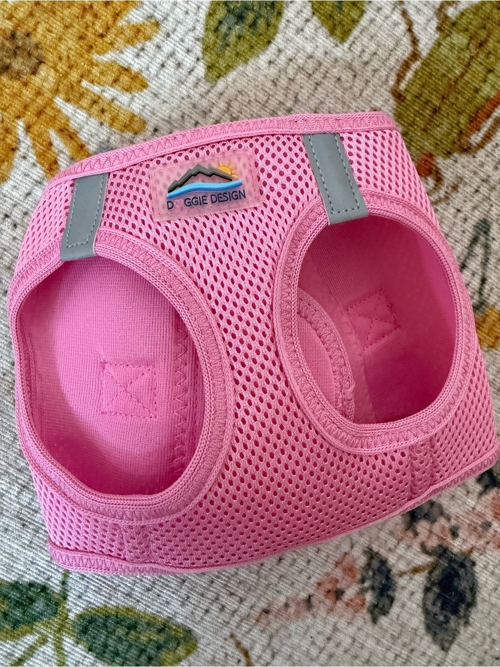 NWOT doggie design pink harness SZ S